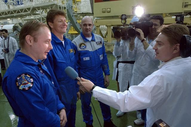 NASA image: Expedition 9 Preflight Activities