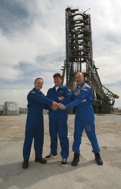 NASA image: Expedition 9 Preflight Activities