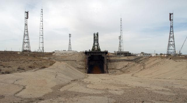 NASA image: Expedition 9 Preflight Activities