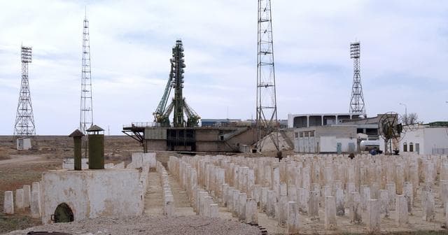 NASA image: Expedition 9 Preflight Activities