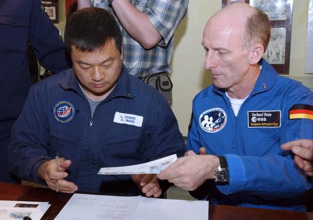 NASA image: Expedition 9 Preflight Activities