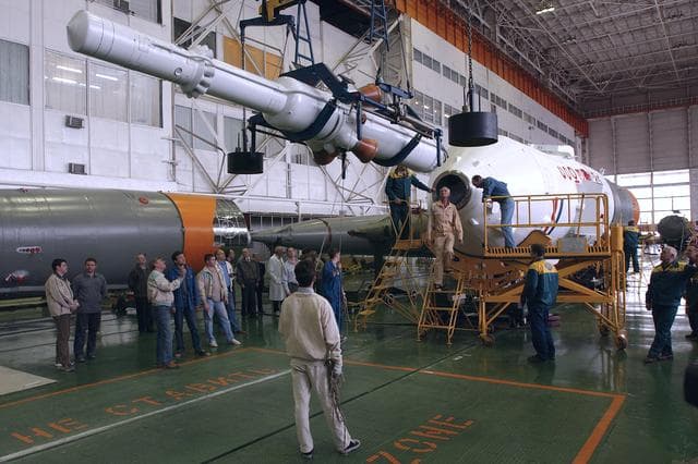 NASA image: Expedition 9 Soyuz Assembly