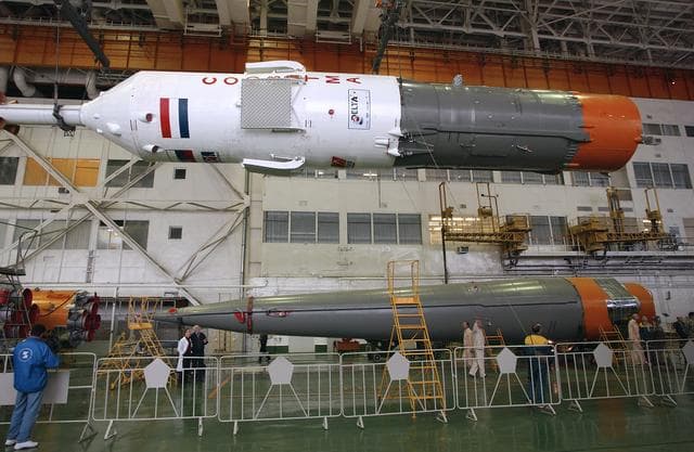 NASA image: Expedition 9 Soyuz Assembly