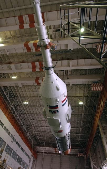 NASA image: Expedition 9 Soyuz Assembly