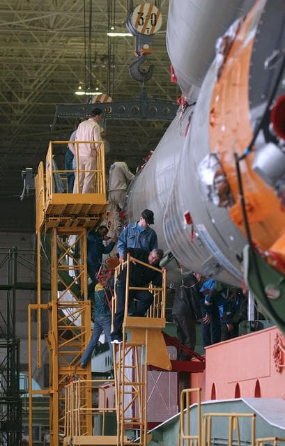 NASA image: Expedition 9 Soyuz Assembly