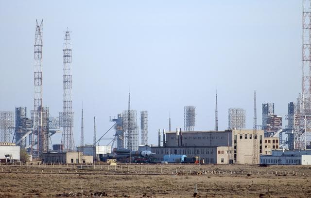 NASA image: Expedition 9 Soyuz Rollout