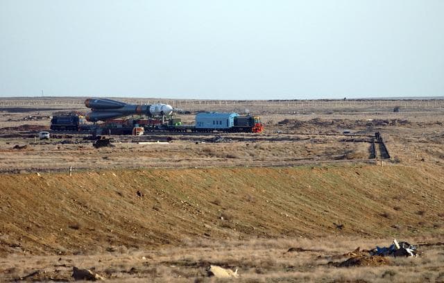 NASA image: Expedition 9 Soyuz Rollout