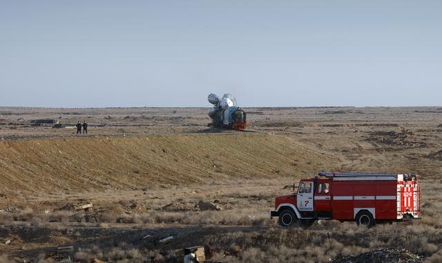NASA image: Expedition 9 Soyuz Rollout