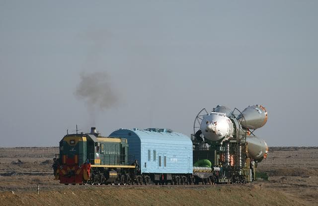 NASA image: Expedition 9 Soyuz Rollout