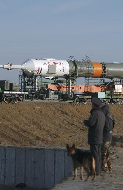 NASA image: Expedition 9 Soyuz Rollout