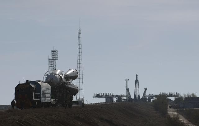 NASA image: Expedition 9 Soyuz Rollout