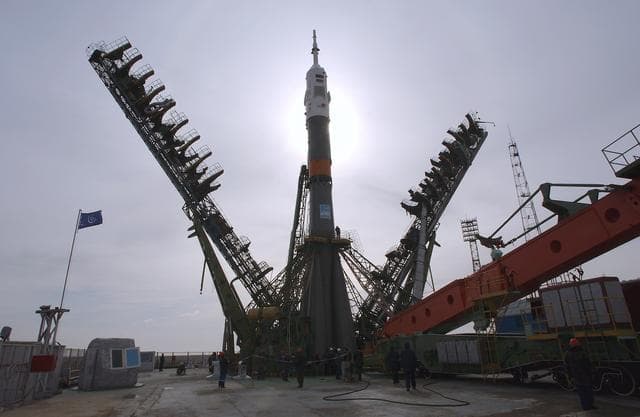 NASA image: Expedition 9 Soyuz Rollout