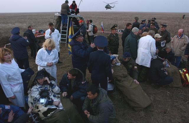 NASA image: Expedition 8 Landing