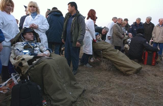 NASA image: Expedition 8 Landing