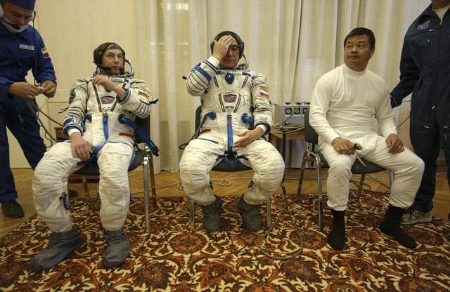 NASA image: Expedition 10 Preflight