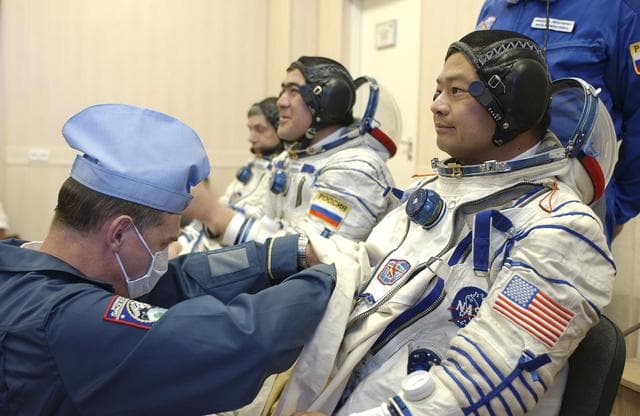 NASA image: Expedition 10 Preflight
