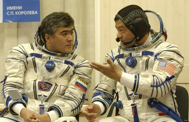 NASA image: Expedition 10 Preflight