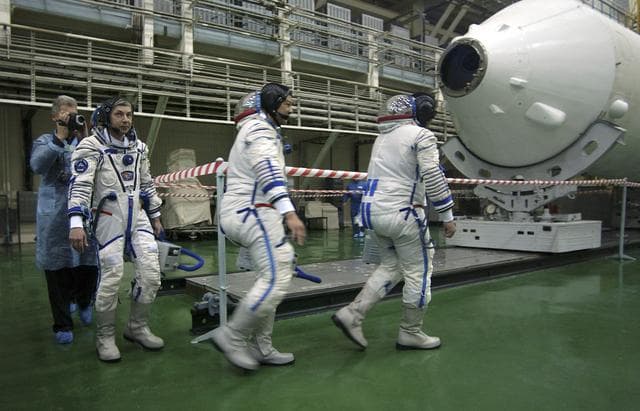 NASA image: Expedition 10 Preflight