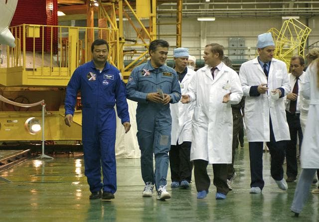 NASA image: Expedition 10 Preflight