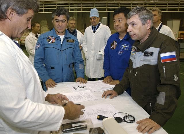 NASA image: Expedition 10 Preflight
