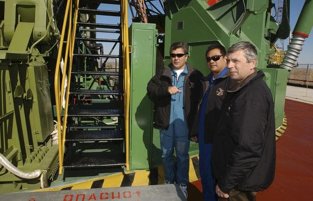 NASA image: Expedition 10 Preflight
