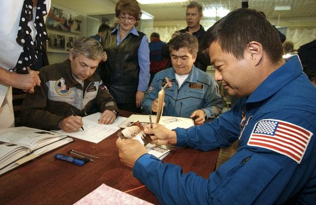 NASA image: Expedition 10 Preflight
