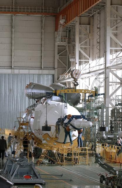 NASA image: Expedition 10 Preflight