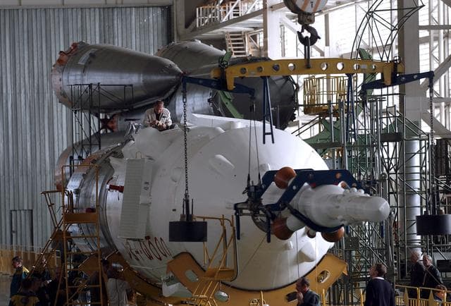 NASA image: Expedition 10 Preflight