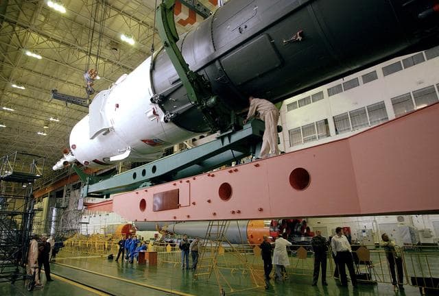 NASA image: Expedition 10 Preflight