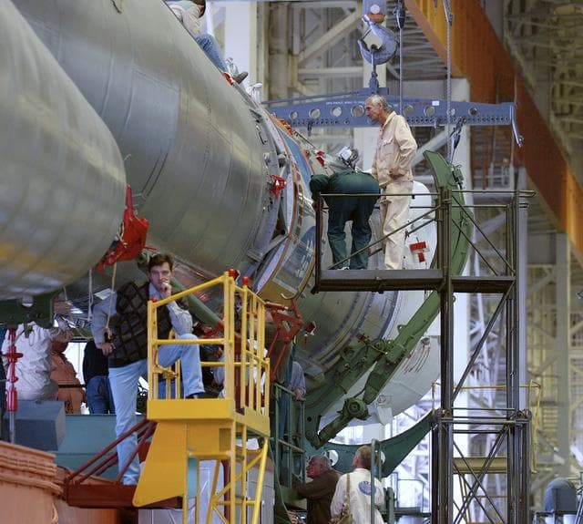 NASA image: Expedition 10 Preflight