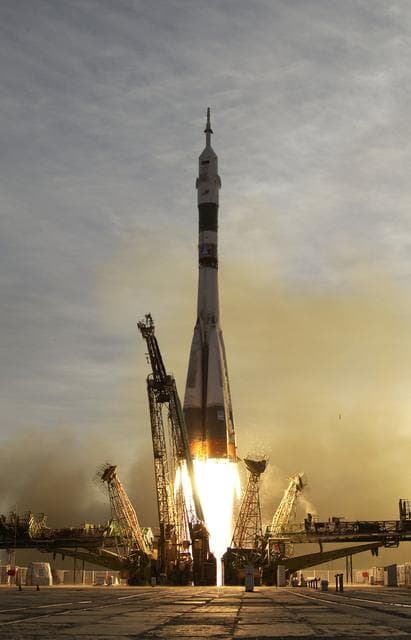 NASA image: Expedition 10 Launch