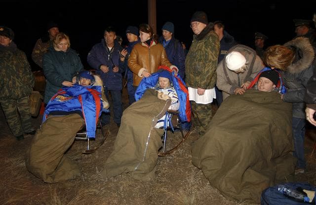 Expedition 9 Landing