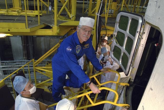 NASA image: Expedition 11 Soyuz Inspection