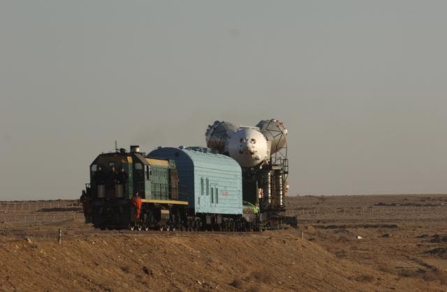 NASA image: Epedition 11 Soyuz Transport
