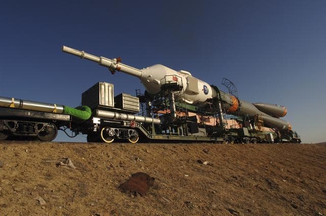 NASA image: Epedition 11 Soyuz Transport