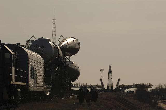 NASA image: Epedition 11 Soyuz Transport