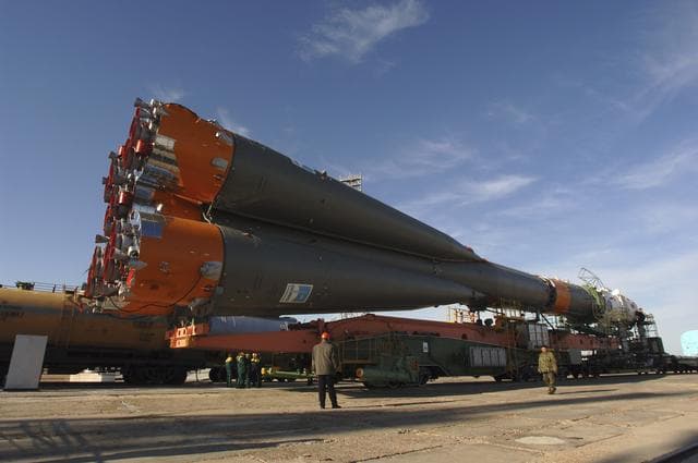 NASA image: Epedition 11 Soyuz Transport