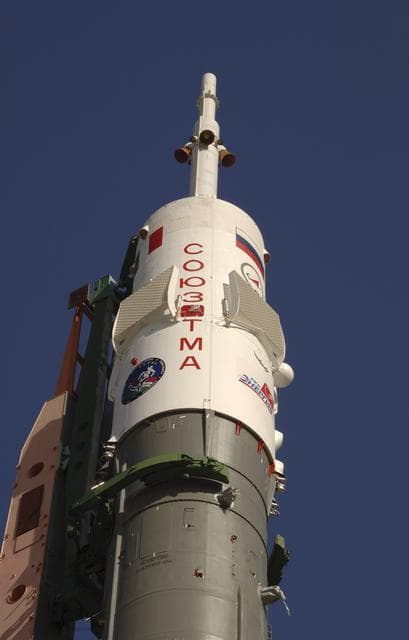 NASA image: Epedition 11 Soyuz Transport