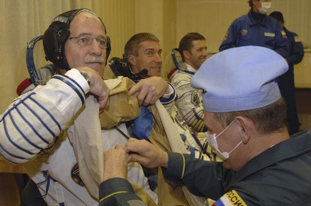Expedition 11 Launch Day