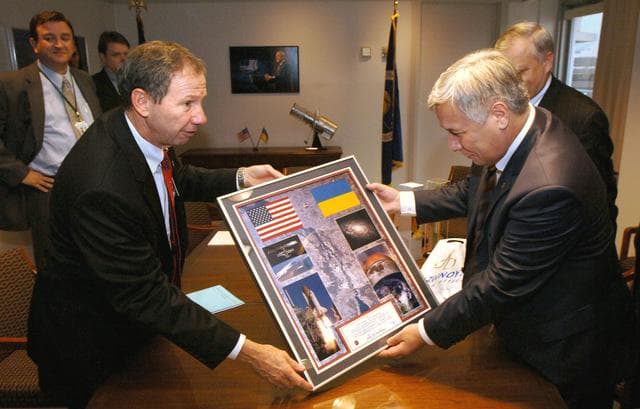Michael Griffin Meets With Ukrainian Officials