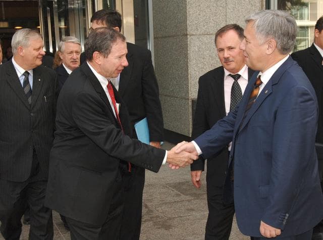 Michael Griffin Meets With Ukrainian Officials