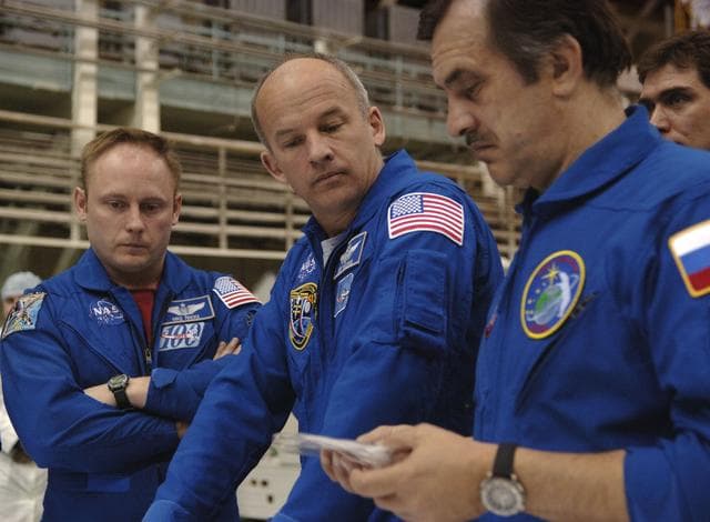 NASA image: Expedition 13 Preflight