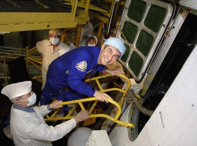 NASA image: Expedition 13 Preflight