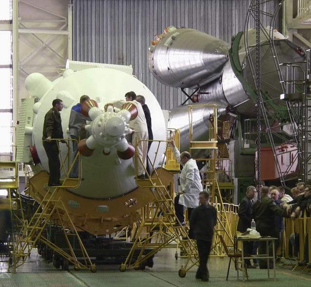 NASA image: Expedition 13 Preflight