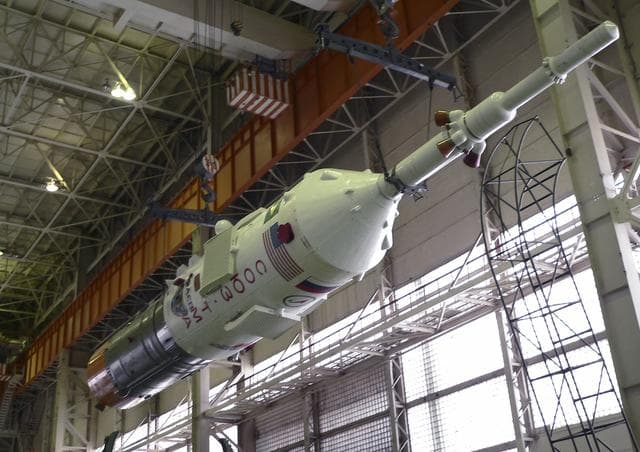 NASA image: Expedition 13 Preflight