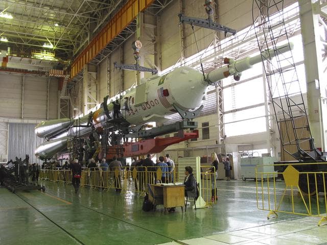 NASA image: Expedition 13 Preflight
