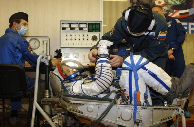 NASA image: Expedition 13 Preflight