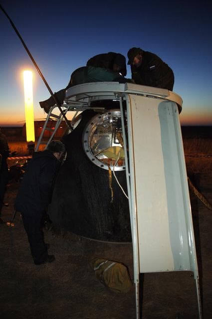 NASA image: Expedition 12 Landing