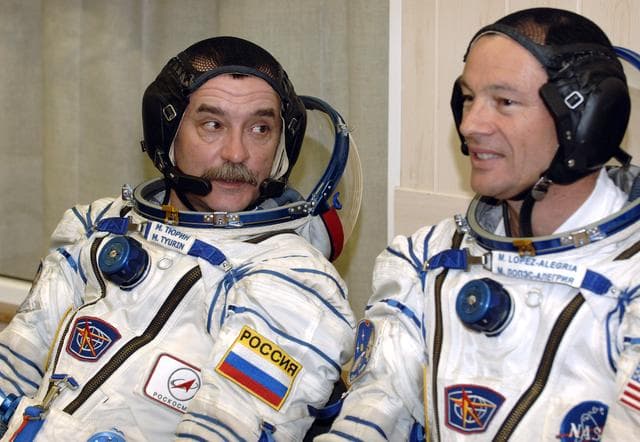 NASA image: Expedition 14 Preflight