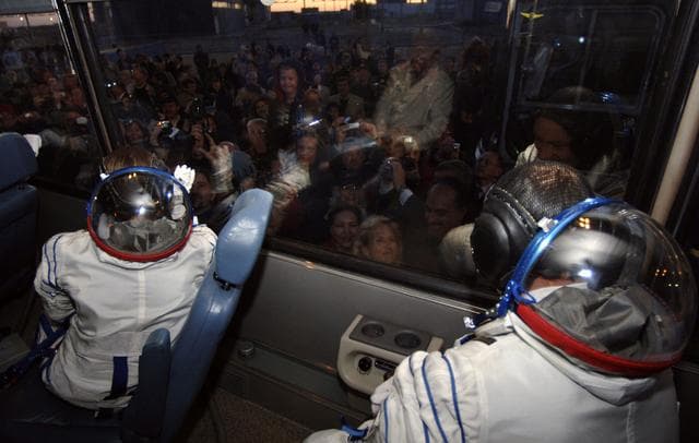 NASA image: Expedition 14 Preflight